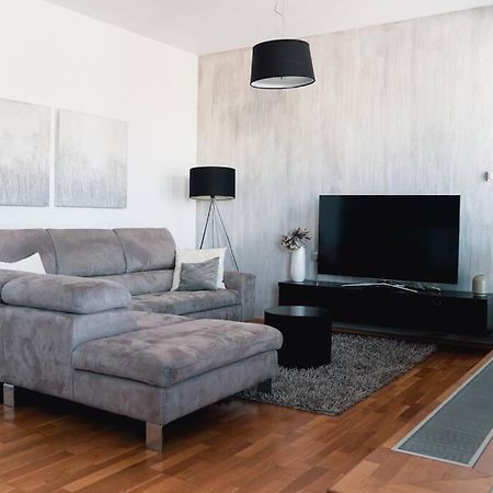 Prague Marina River View Apartment Close To City Centre Free Parking Exterior foto